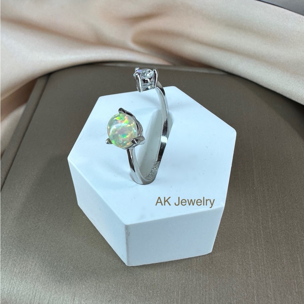 đź’ŽLUXURY Simulated Opal (3/4 ct.) & Cubic Zirconia Cuff Ring in Sterling Silver - Picture 5 of 6